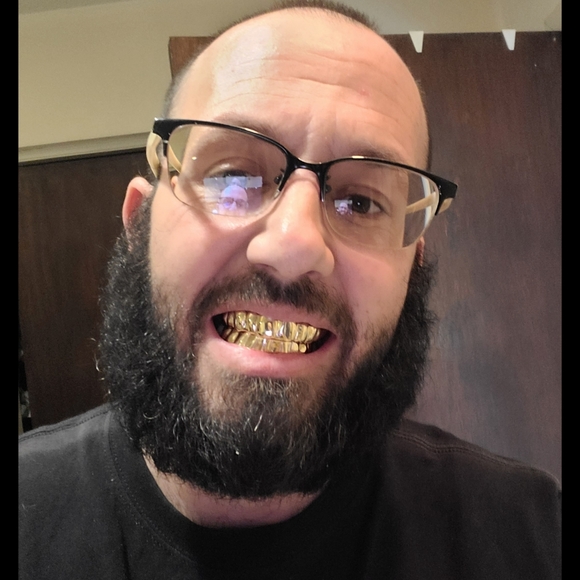 Meet your Posher, Joshua - Picture 3 of 4